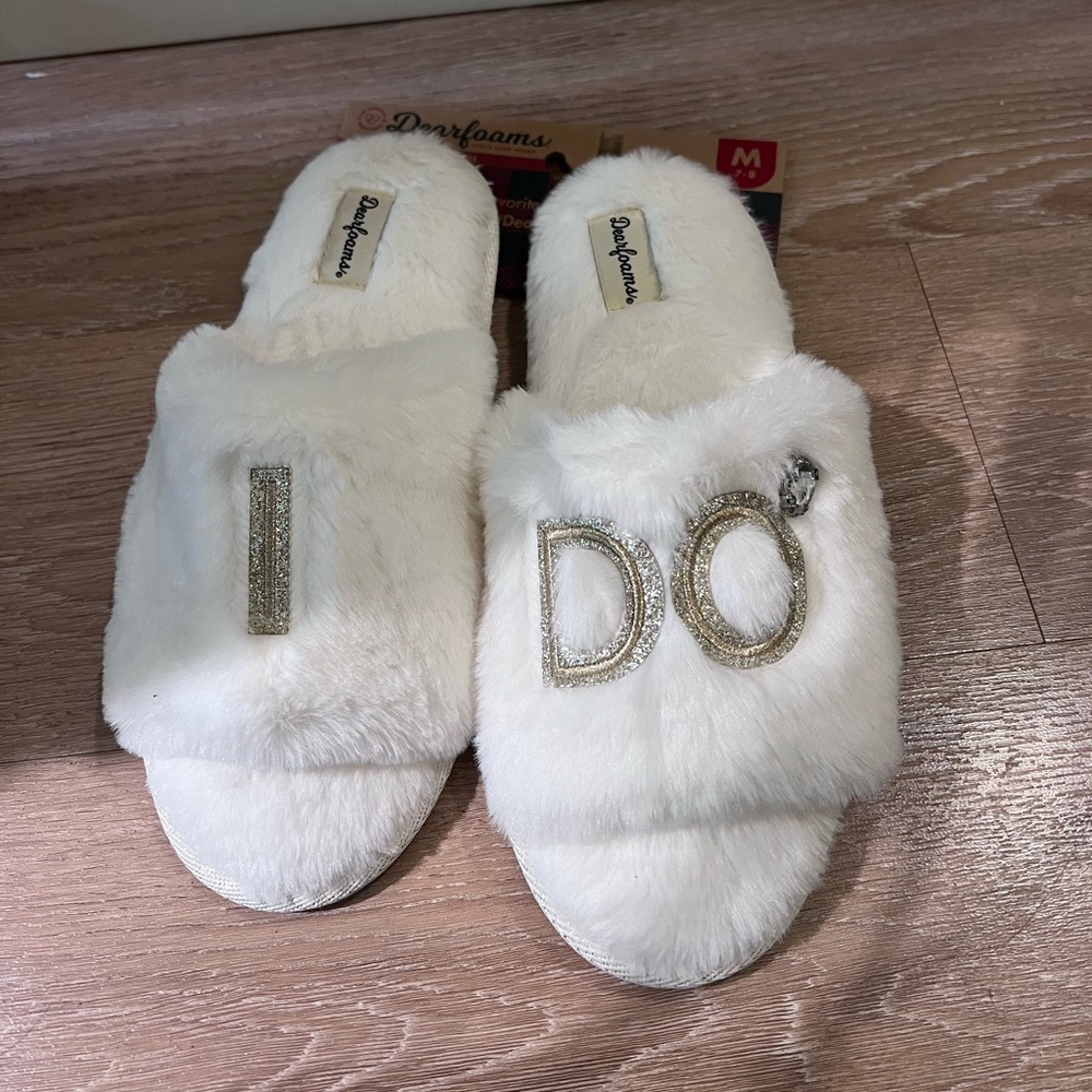 NWT - “I do” slippers size 7-8